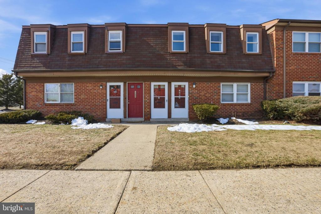 1242 LIBERTE CT, Burlington, NJ 08016