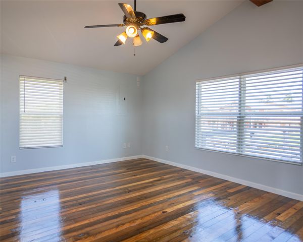 632 County Road 204, Sargent, TX 77414