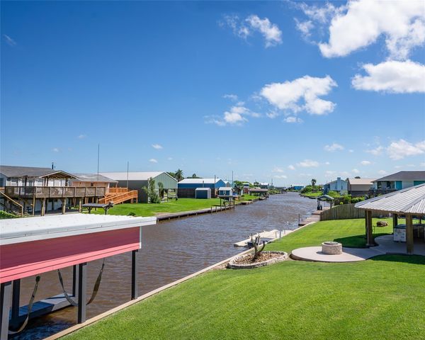 632 County Road 204, Sargent, TX 77414