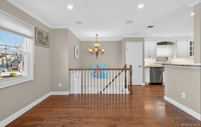 306 Bayville Avenue, Bayville, NY 11709