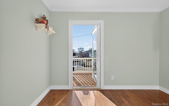 306 Bayville Avenue, Bayville, NY 11709