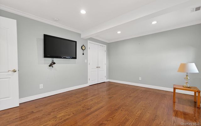 306 Bayville Avenue, Bayville, NY 11709