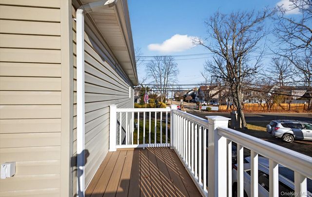 306 Bayville Avenue, Bayville, NY 11709