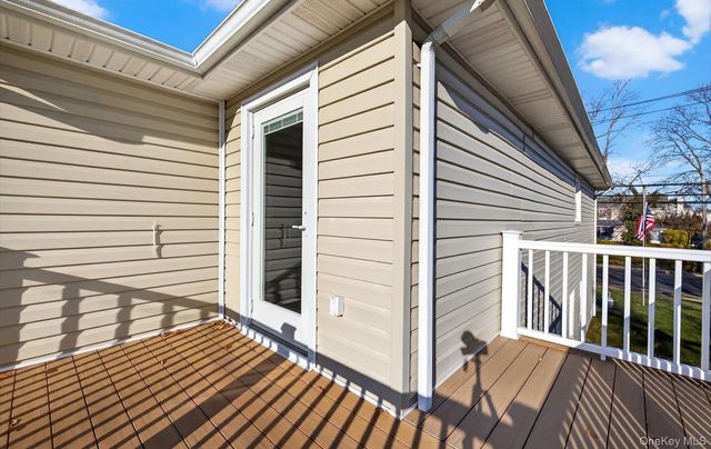 306 Bayville Avenue, Bayville, NY 11709