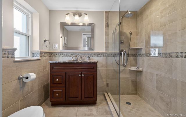 306 Bayville Avenue, Bayville, NY 11709