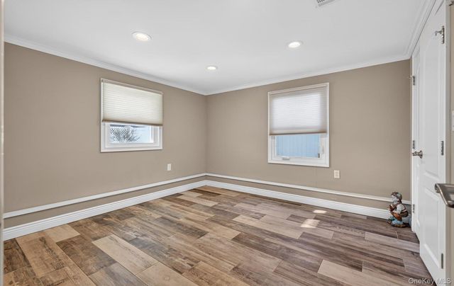 306 Bayville Avenue, Bayville, NY 11709