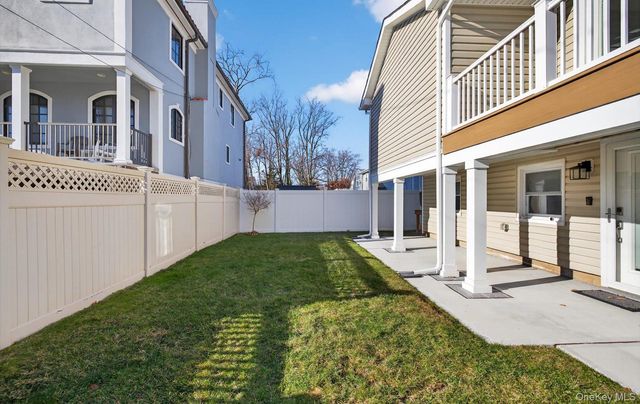 306 Bayville Avenue, Bayville, NY 11709