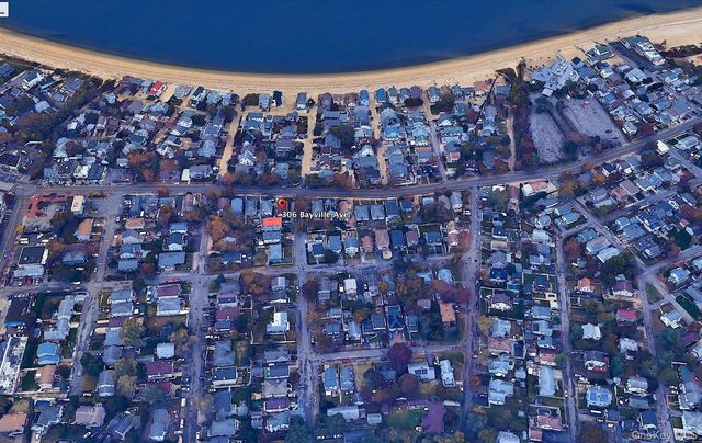 306 Bayville Avenue, Bayville, NY 11709