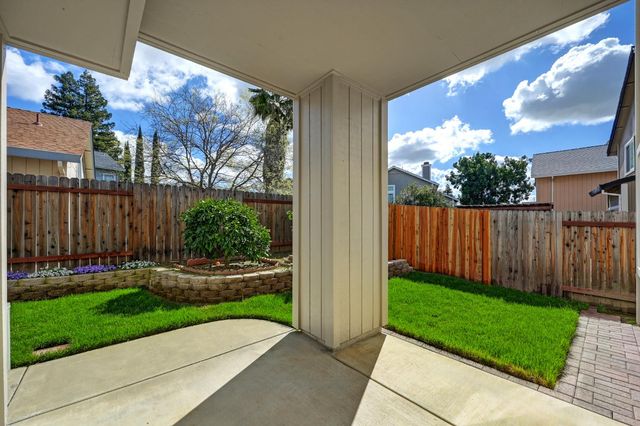 8314 Bramble Bush Cir, Antelope, CA 95843