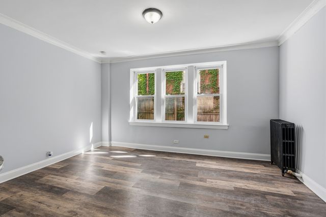 1608 W Sherwin Avenue 101, Chicago, IL 60626