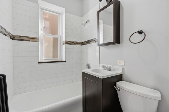 1608 W Sherwin Avenue 101, Chicago, IL 60626
