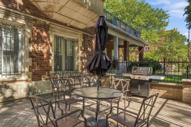 1608 W Sherwin Avenue 101, Chicago, IL 60626