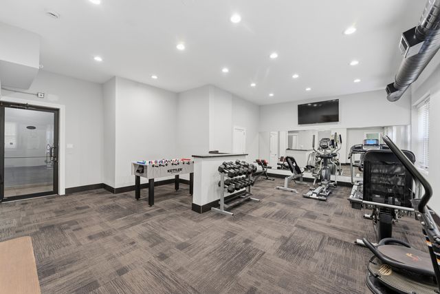 1608 W Sherwin Avenue 101, Chicago, IL 60626