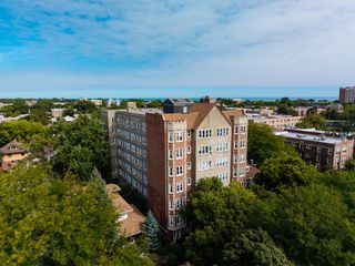 1608 W Sherwin Avenue 101, Chicago, IL 60626