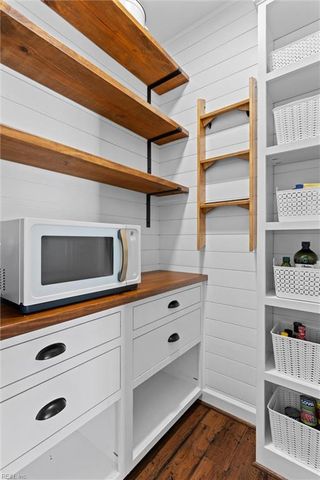 1901 Channing LN, Virginia Beach, VA 23456