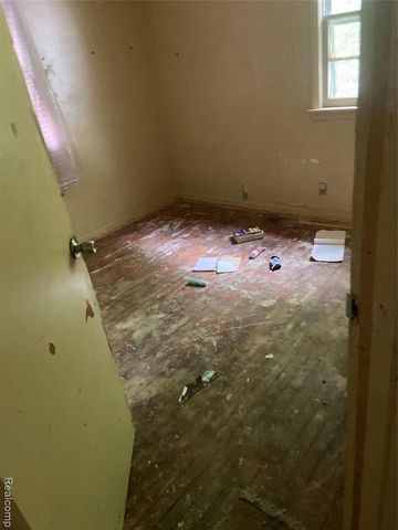 622 W Atherton Road, Flint, MI 48507