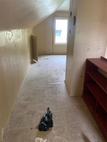 622 W Atherton Road, Flint, MI 48507