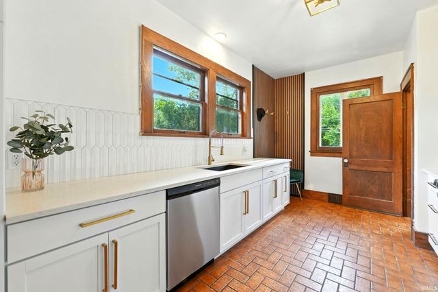 2309 N Anthony Boulevard, Fort Wayne, IN 46805