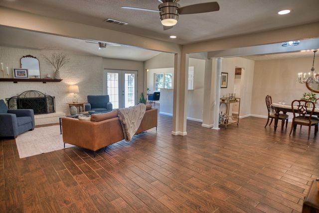 319 Buffalo Trail, Lake Jackson, TX 77566