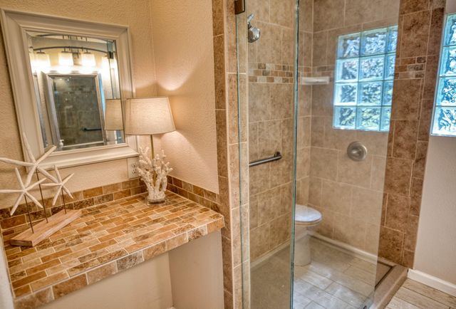 319 Buffalo Trail, Lake Jackson, TX 77566