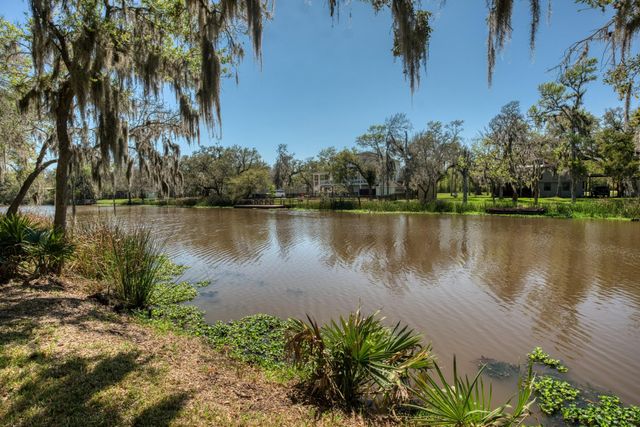 319 Buffalo Trail, Lake Jackson, TX 77566