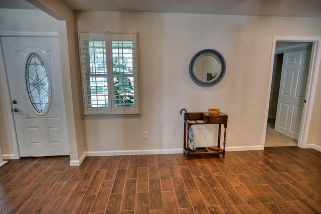 319 Buffalo Trail, Lake Jackson, TX 77566