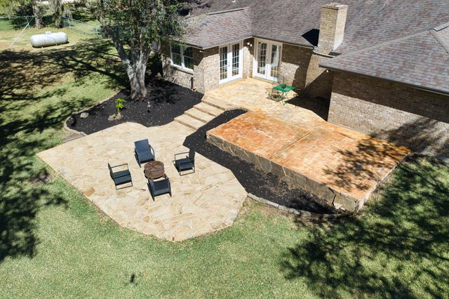 319 Buffalo Trail, Lake Jackson, TX 77566