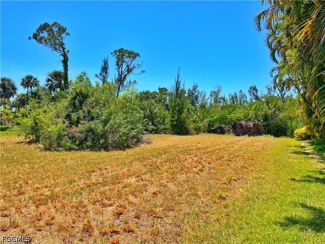 14185 Clubhouse DR, Bokeelia, FL 33922
