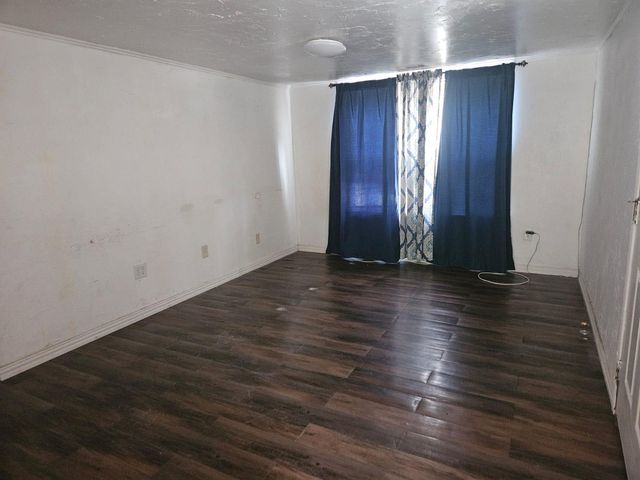 907 Neches ST, Lockhart, TX 78644