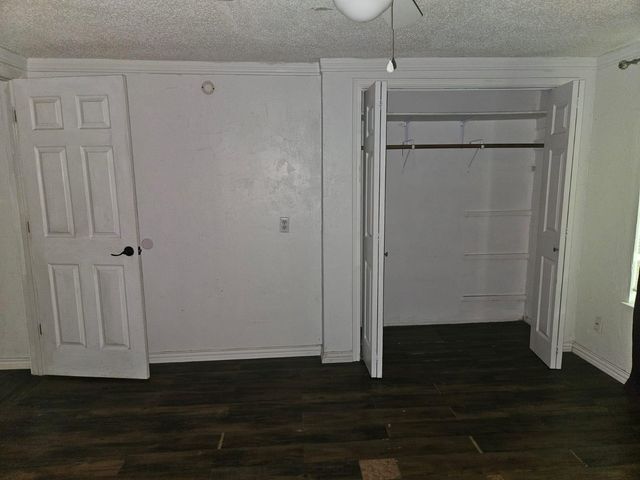 907 Neches ST, Lockhart, TX 78644