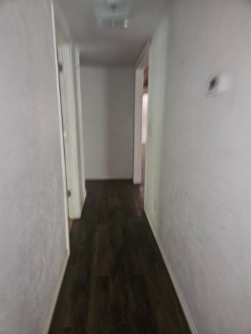 907 Neches ST, Lockhart, TX 78644