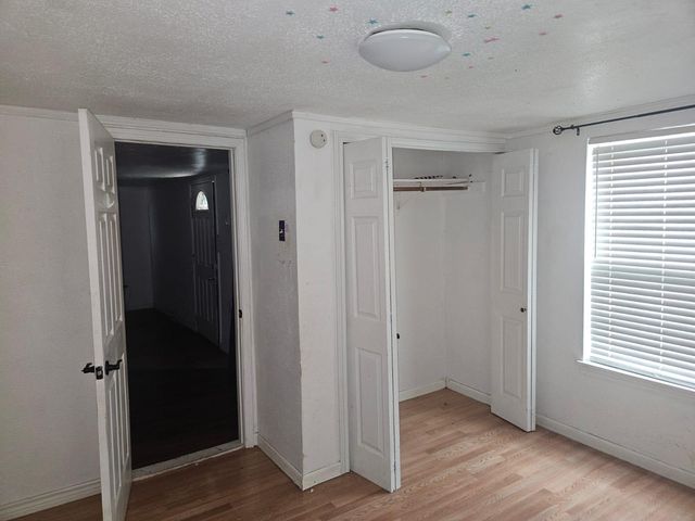 907 Neches ST, Lockhart, TX 78644