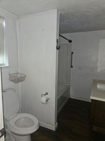 907 Neches ST, Lockhart, TX 78644
