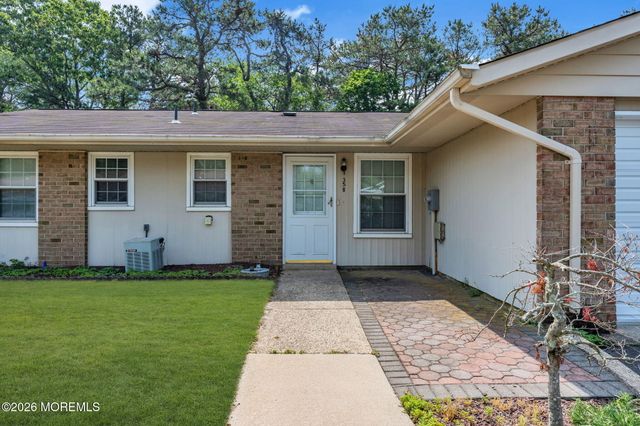 35B Gramercy Lane, Manchester, NJ 08759