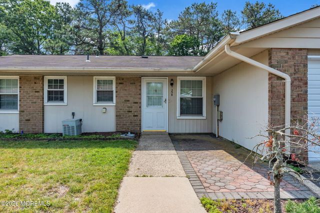 35B Gramercy Lane, Manchester, NJ 08759