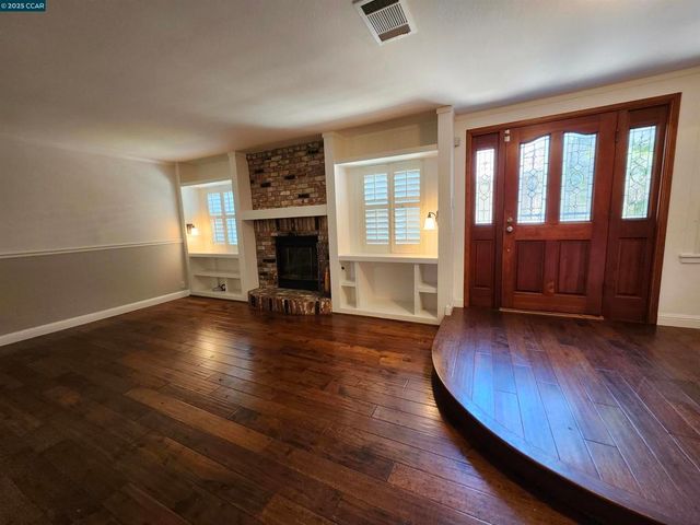 312 Wildcroft Dr, Martinez, CA 94553