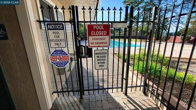 312 Wildcroft Dr, Martinez, CA 94553