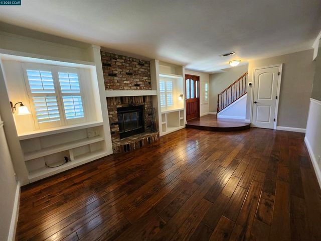 312 Wildcroft Dr, Martinez, CA 94553