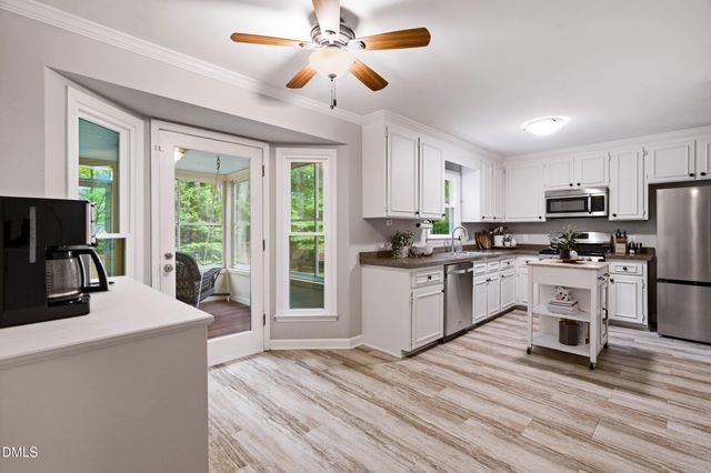 2901 Meadowview Court, Apex, NC 27539