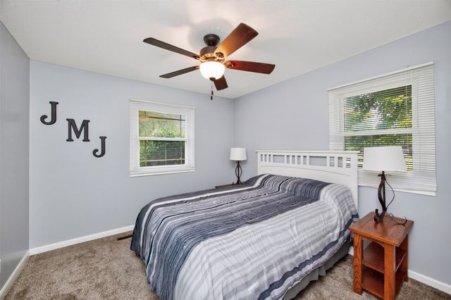 813 SE Uehlamar Drive, Ankeny, IA 50021