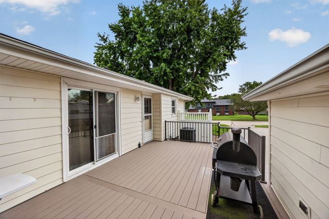 813 SE Uehlamar Drive, Ankeny, IA 50021