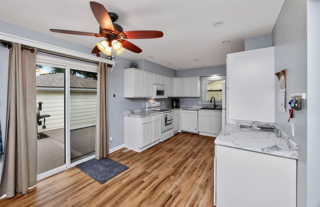 813 SE Uehlamar Drive, Ankeny, IA 50021
