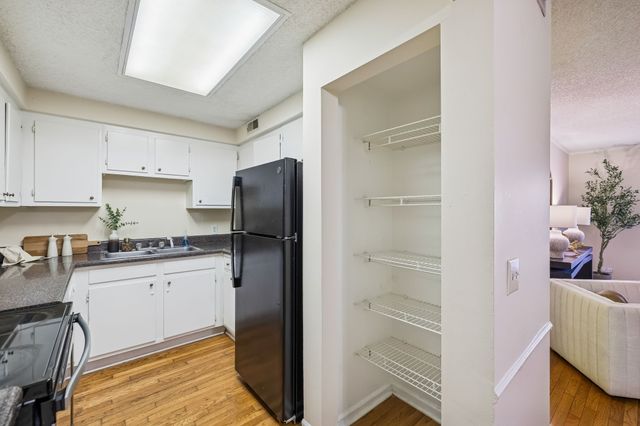 500 Paragon Mills Rd Apt M11, Nashville, TN 37211