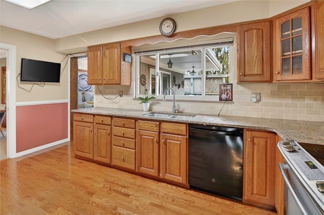 462 Greenhurst Dr, Mt Lebanon, PA 15243