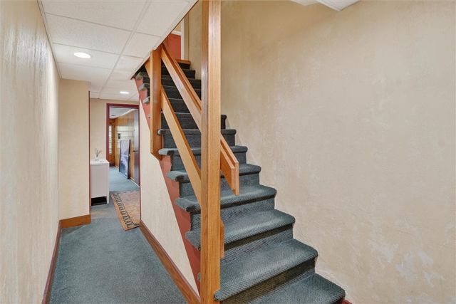 462 Greenhurst Dr, Mt Lebanon, PA 15243