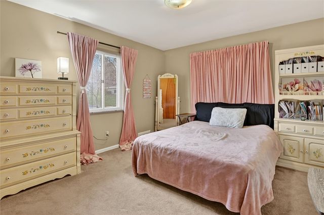 462 Greenhurst Dr, Mt Lebanon, PA 15243