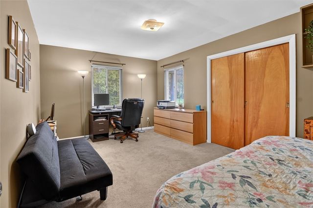 462 Greenhurst Dr, Mt Lebanon, PA 15243
