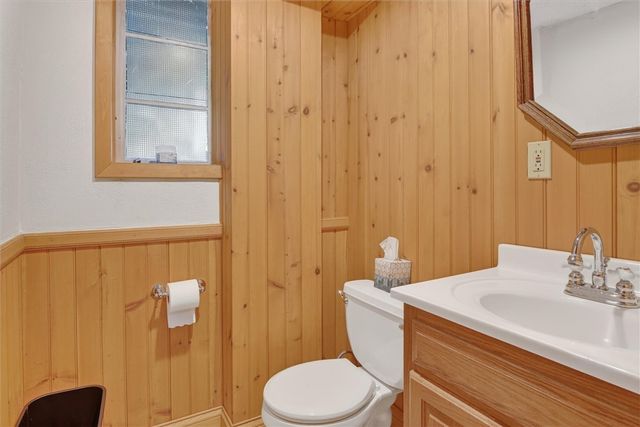462 Greenhurst Dr, Mt Lebanon, PA 15243