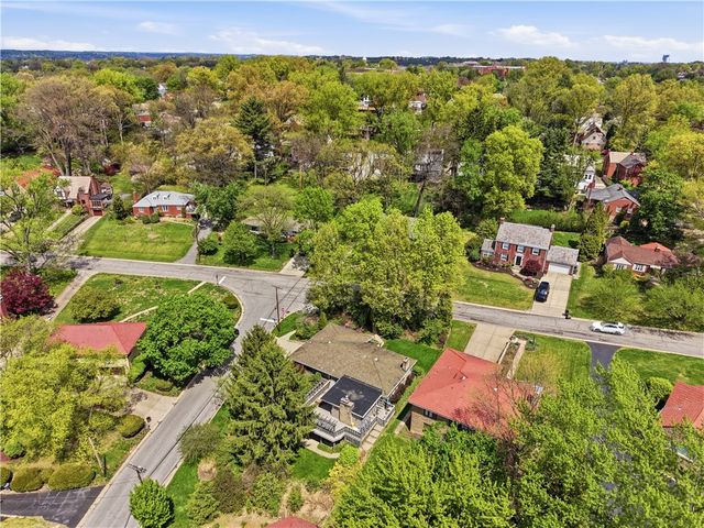 462 Greenhurst Dr, Mt Lebanon, PA 15243