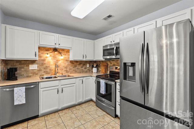 200 Autumn Woods Boulevard, Mount Holly, NC 28120